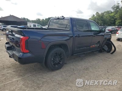 Trzecie zdjęcie samochodu z tyłu: 2024 TOYOTA TUNDRA CREWMAX SR VIN:5TFLA5AB0RX035701 - miniatura