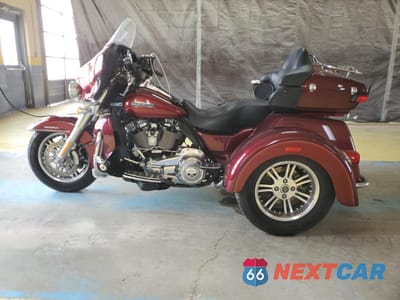 Trzecie zdjęcie samochodu z tyłu: 2017 HARLEY-DAVIDSON FLHTCUTG TRI GLIDE ULTRA VIN:1HD1MAD12HB858005 - miniatura