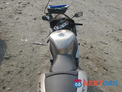 Zdjęcie 6 z 9 samochodu: 2006 KAWASAKI ZX636 C1 VIN:JKBZXJD186A001434 - miniatura