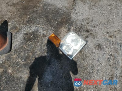 Zdjęcie 13 z 14 samochodu: 2010 JEEP COMMANDER LIMITED VIN:1J4RG5GT1AC137619 - miniatura