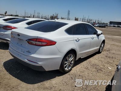 Trzecie zdjęcie samochodu z tyłu: 2019 FORD FUSION SE VIN:3FA6P0LU8KR124899 - miniatura