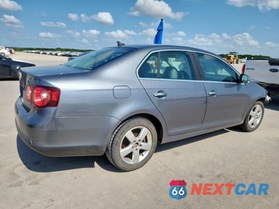 Trzecie zdjęcie samochodu z tyłu: 2008 VOLKSWAGEN JETTA SE VIN:3VWRZ71K28M108874 - miniatura