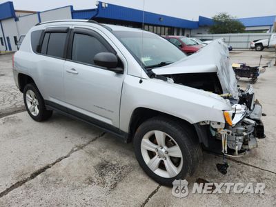 Czwarte zdjęcie samochodu z boku: 2012 JEEP COMPASS LATITUDE VIN:1C4NJDEB0CD578875 - miniatura