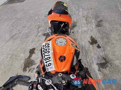 Piąte zdjęcie samochodu w środku: 2008 HONDA CBR600 RR VIN:JH2PC40008M100883 - miniatura