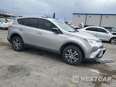 Czwarte zdjęcie samochodu z boku: 2018 TOYOTA RAV4 LE VIN:JTMZFREV1JJ191857 - miniatura