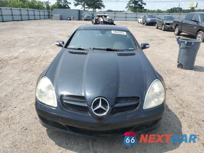 Piąte zdjęcie samochodu w środku: 2005 MERCEDES-BENZ SLK 350 VIN:WDBWK56F15F049398 - miniatura