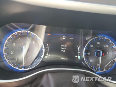 Zdjęcie 9 z 12 samochodu: 2018 CHRYSLER PACIFICA TOURING L VIN:2C4RC1BG3JR106335 - miniatura