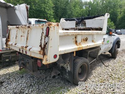 Trzecie zdjęcie samochodu z tyłu: 2014 FORD F550 SUPER DUTY VIN:1FDUF5HT7EEA55739 - miniatura