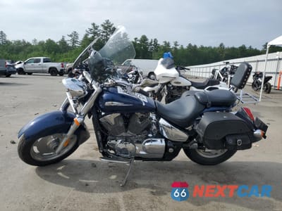 Trzecie zdjęcie samochodu z tyłu: 2008 HONDA VTX1300 R VIN:1HFSC52678A500537 - miniatura