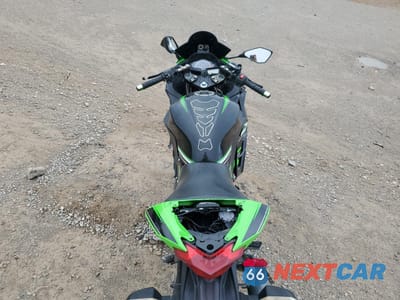 Zdjęcie 6 z 9 samochodu: 2016 KAWASAKI EX300 B VIN:JKAEX8B11GDA29187 - miniatura