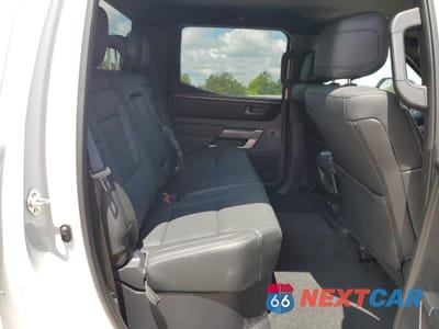 Zdjęcie 10 z 13 samochodu: 2025 TOYOTA TUNDRA CREWMAX SR VIN:5TFLA5DB9SX277503 - miniatura