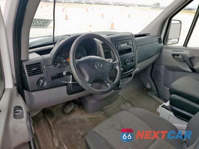 Zdjęcie 8 z 12 samochodu: 2013 MERCEDES-BENZ SPRINTER 2500 VIN:WD3PE7CC2D5805922 - miniatura