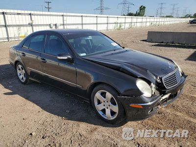 Czwarte zdjęcie samochodu z boku: 2004 MERCEDES-BENZ E 500 VIN:WDBUF70J34A570977 - miniatura