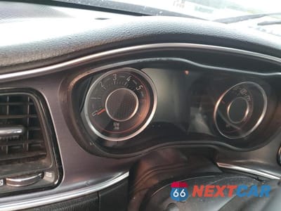 Zdjęcie 9 z 12 samochodu: 2015 DODGE CHALLENGER SXT VIN:2C3CDZAT4FH913710 - miniatura