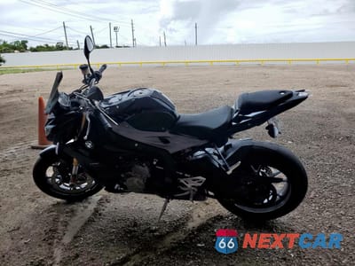 Trzecie zdjęcie samochodu z tyłu: 2016 BMW S 1000 R VIN:WB10D1205GZ696736 - miniatura