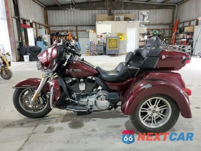 Trzecie zdjęcie samochodu z tyłu: 2015 HARLEY-DAVIDSON FLHTCUTG TRI GLIDE ULTRA VIN:1HD1MAL15FB861463 - miniatura