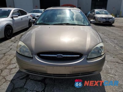 Piąte zdjęcie samochodu w środku: 2002 FORD TAURUS SES VIN:1FAFP55U82A145773 - miniatura