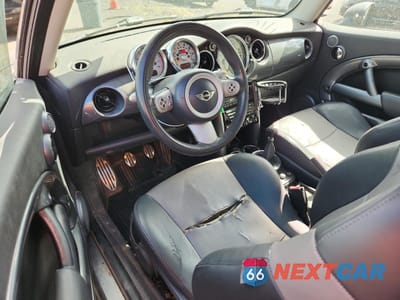 Zdjęcie 8 z 14 samochodu: 2005 MINI COOPER S VIN:WMWRE33535TD99137 - miniatura