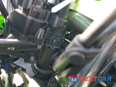 Zdjęcie 9 z 10 samochodu: 2022 KAWASAKI EX400 VIN:JKAEXKG10NDAH5415 - miniatura