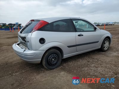 Trzecie zdjęcie samochodu z tyłu: 2003 FORD FOCUS ZX3 VIN:3FAFP31393R185434 - miniatura