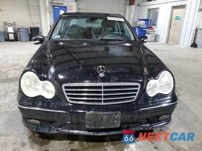 Piąte zdjęcie samochodu w środku: 2005 MERCEDES-BENZ C 320 VIN:WDBRF64J85F557964 - miniatura