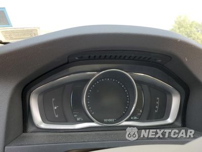 Zdjęcie 9 z 14 samochodu: 2016 VOLVO V60 T5 PLATINUM VIN:YV140MEM3G1293492 - miniatura