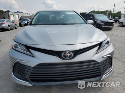 Piąte zdjęcie samochodu w środku: 2021 TOYOTA CAMRY XLE VIN:4T1F11AK0MU481648 - miniatura