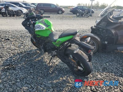 Trzecie zdjęcie samochodu z tyłu: 2019 KAWASAKI EX650 F VIN:JKAEXEK19KDA32376 - miniatura