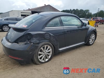 Trzecie zdjęcie samochodu z tyłu: 2018 VOLKSWAGEN BEETLE SE VIN:3VWJD7AT6JM710252 - miniatura