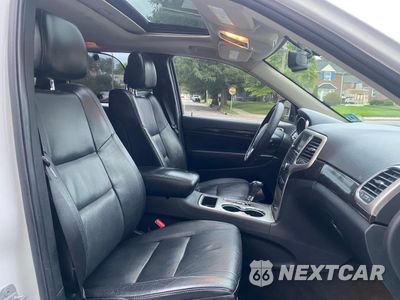 Piąte zdjęcie samochodu w środku: 2011 JEEP GRAND CHEROKEE LIMITED VIN:1J4RR5GG7BC553334 - miniatura