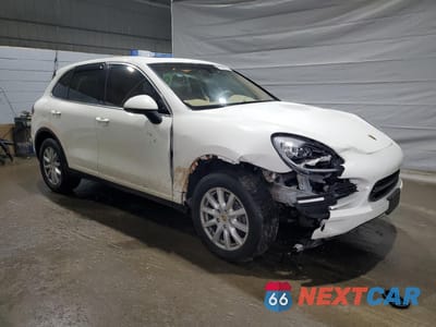 Czwarte zdjęcie samochodu z boku: 2012 PORSCHE CAYENNE VIN:WP1AA2A27CLA00916 - miniatura