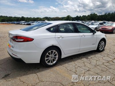 Trzecie zdjęcie samochodu z tyłu: 2019 FORD FUSION SE VIN:3FA6P0LU4KR263993 - miniatura