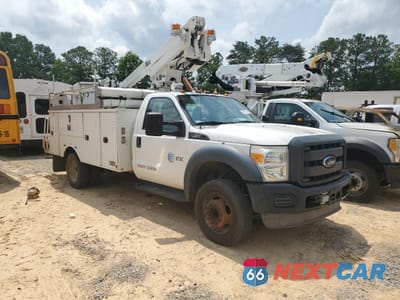 Czwarte zdjęcie samochodu z boku: 2014 FORD F450 SUPER DUTY VIN:1FDUF4GY2EEA62492 - miniatura