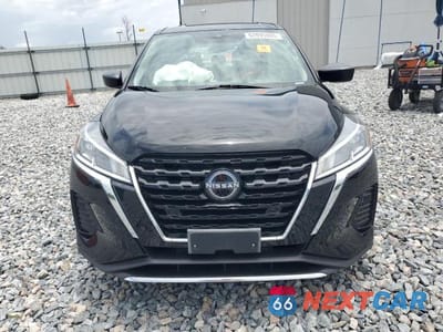 Piąte zdjęcie samochodu w środku: 2022 NISSAN KICKS S VIN:3N1CP5BV0NL517715 - miniatura