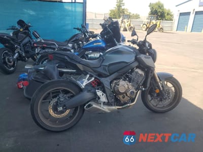 2023 HONDA CB650 RA MLHRH0259P5400917 - główne zdjęcie licytacji z USA - miniatura