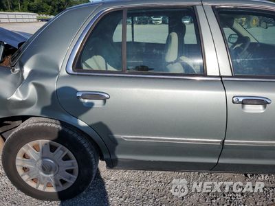 Zdjęcie 10 z 13 samochodu: 2006 MERCURY GRAND MARQUIS GS VIN:2MEFM74V96X646160 - miniatura
