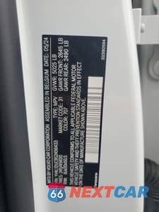 Zdjęcie 13 z 14 samochodu: 2025 VOLVO XC40 PLUS VIN:YV4L12UC9S2456433 - miniatura