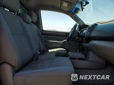 Zdjęcie 10 z 14 samochodu: 2010 TOYOTA TACOMA VIN:5TENX4CN1AZ744613 - miniatura