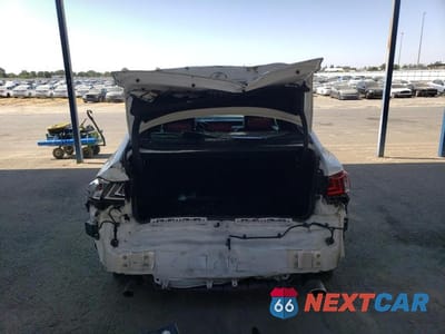 Zdjęcie 6 z 13 samochodu: 2016 LEXUS IS 200T VIN:JTHBA1D20G5029971 - miniatura