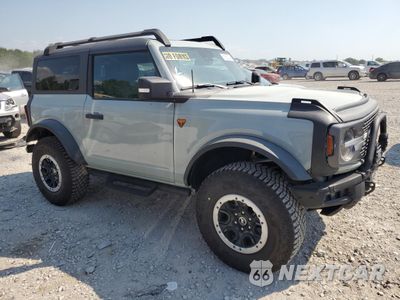 Czwarte zdjęcie samochodu z boku: 2024 FORD BRONCO BADLANDS VIN:1FMDE9AH3RLB01245 - miniatura