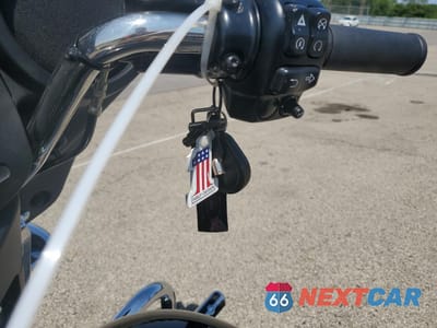 Zdjęcie 8 z 10 samochodu: 2022 HARLEY-DAVIDSON FLHX VIN:1HD1KBC14NB650426 - miniatura