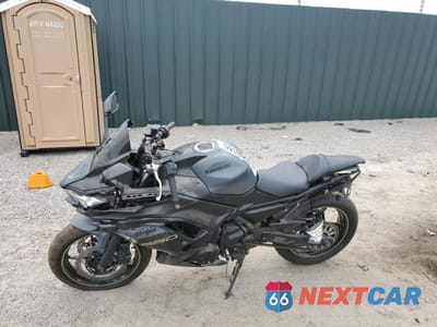 Trzecie zdjęcie samochodu z tyłu: 2024 KAWASAKI EX650 R VIN:ML5EXER17RDAD4249 - miniatura