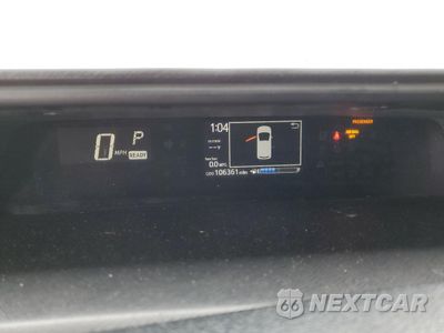 Zdjęcie 9 z 16 samochodu: 2018 TOYOTA PRIUS C VIN:JTDKDTB39J1606558 - miniatura