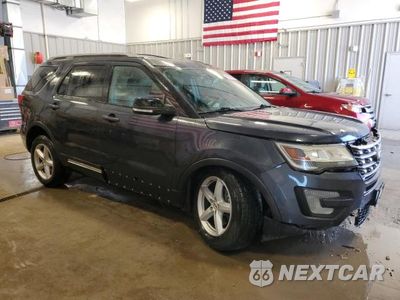 Czwarte zdjęcie samochodu z boku: 2017 FORD EXPLORER XLT VIN:1FM5K8DH5HGD41195 - miniatura