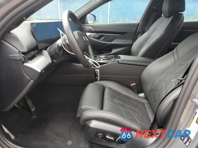 Zdjęcie 7 z 13 samochodu: 2024 BMW 530 XI VIN:WBA53FJ00RCS85709 - miniatura