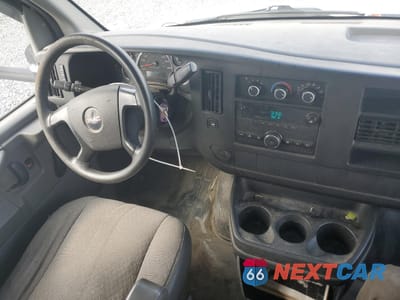 Zdjęcie 8 z 13 samochodu: 2014 GMC SAVANA CUTAWAY G3500 VIN:1GD374BG8E1171456 - miniatura