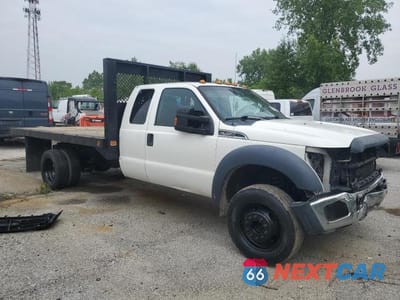 Czwarte zdjęcie samochodu z boku: 2015 FORD F450 SUPER DUTY VIN:1FD0X4GT9FEC39122 - miniatura