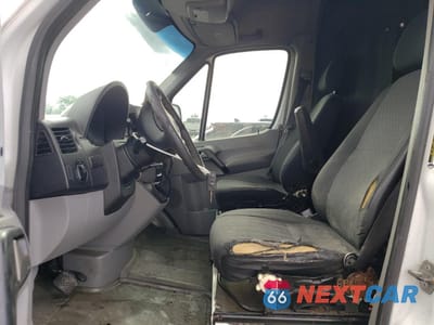 Zdjęcie 7 z 13 samochodu: 2013 MERCEDES-BENZ SPRINTER 2500 VIN:WD3PE8CC8D5745845 - miniatura