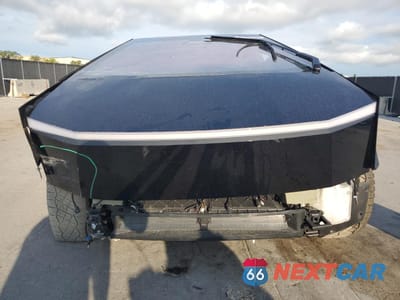 Piąte zdjęcie samochodu w środku: 2024 TESLA CYBERTRUCK VIN:7G2CEHED9RA011760 - miniatura