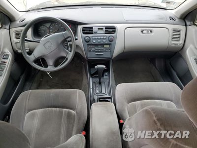 Zdjęcie 8 z 12 samochodu: 2000 HONDA ACCORD LX VIN:1HGCG1648YA000893 - miniatura